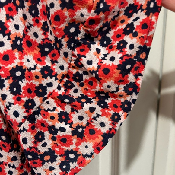 Lot of 3 women’s tops; Michael Kors, Vince Camuto - all size medium - Picture 5 of 10